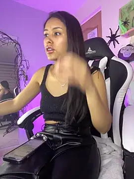 Snapshot of Julieta_Mendez chatting on October 26, 2025, 10:21 pm Julieta Mendez online show from October 26, 2025, 10:21 pm