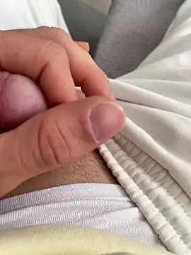 Milike 93 online show from October 19, 2025, 12:41 pm