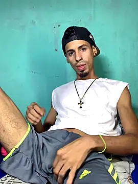 Snapshot of Alexx_1214 chatting on September 21, 2025, 4:17 am Alexx 1214 online show from September 21, 2025, 4:17 am