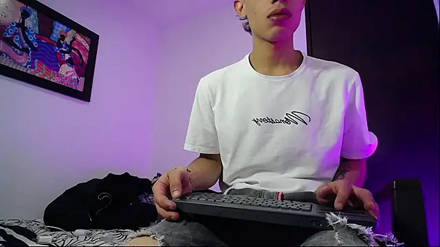 thiago twink1 online show from September 11, 2025, 1:27 am