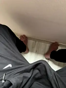 Snapshot of LAZ3R1 chatting on October 26, 2025, 10:48 am LAZ3R1 online show from October 26, 2025, 10:48 am