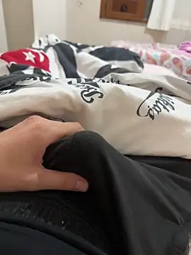 Snapshot of LAZ3R1 chatting on September 26, 2025, 12:06 am LAZ3R1 online show from September 26, 2025, 12:06 am