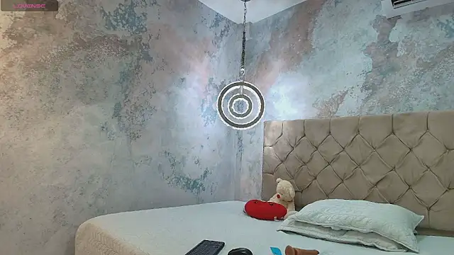 Snapshot of debora_ortiz chatting on October 21, 2025, 1:32 pm debora ortiz online show from October 21, 2025, 1:32 pm