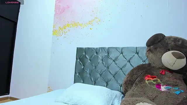 Snapshot of debora_ortiz chatting on October 8, 2025, 1:12 pm debora ortiz online show from October 8, 2025, 1:12 pm