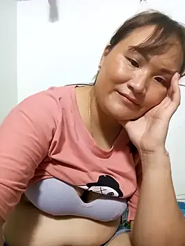 Snapshot of Tamara-a chatting on October 3, 2025, 11:01 am Tamara-a online show from October 3, 2025, 11:01 am