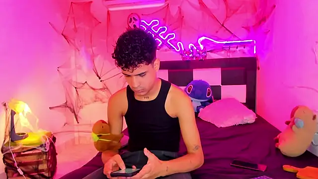 Snapshot of Lucky_boys__X chatting on October 30, 2025, 12:03 pm Lucky boys  X online show from October 30, 2025, 12:03 pm