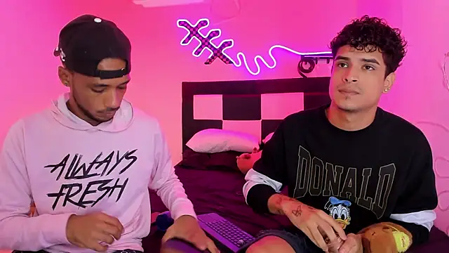 Snapshot of Lucky_boys__X chatting on October 19, 2025, 11:57 am Lucky boys  X online show from October 19, 2025, 11:57 am