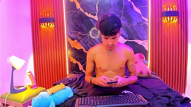 Lucky boys  X online show from February 16, 2026, 4:49 pm