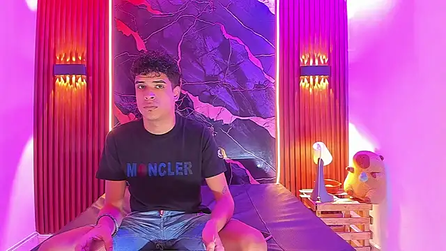 Snapshot of Lucky_boys__X chatting on October 1, 2025, 11:03 am Lucky boys  X online show from October 1, 2025, 11:03 am