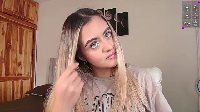 MaryMoon  online show from April 9, 2026, 5:41 pm