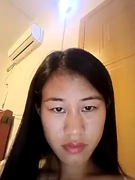 luy-xinh02 online show from September 27, 2025, 2:12 pm