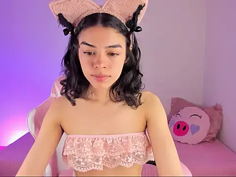 maddy parker   online show from October 9, 2025, 7:47 pm