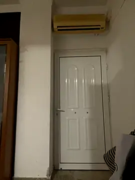 Miss Toxic online show from October 12, 2025, 5:42 am