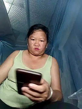 Snapshot of riso-00 chatting on October 4, 2025, 1:45 pm riso-00 online show from October 4, 2025, 1:45 pm