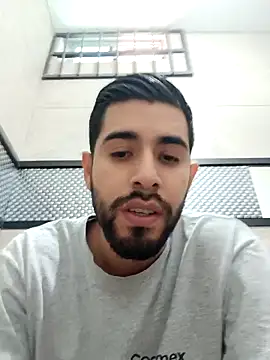 Snapshot of Waver857 chatting on October 22, 2025, 6:40 pm Waver857 online show from October 22, 2025, 6:40 pm