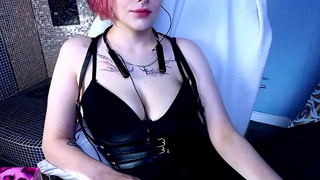 Snapshot of Eniferi chatting on February 2, 2026, 11:26 pm Eniferi online show from February 2, 2026, 11:26 pm