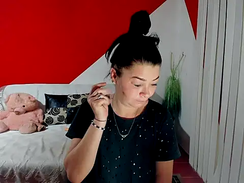 Soffy Skye online show from September 26, 2025, 3:35 am