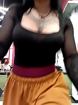 Snapshot of Mishchelle_Zakii chatting on February 18, 2026, 1:14 am Mishchelle Zakii online show from February 18, 2026, 1:14 am