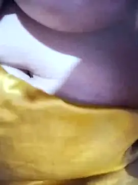 Snapshot of Lauraa-a chatting on November 3, 2025, 11:03 am Lauraa-a online show from November 3, 2025, 11:03 am