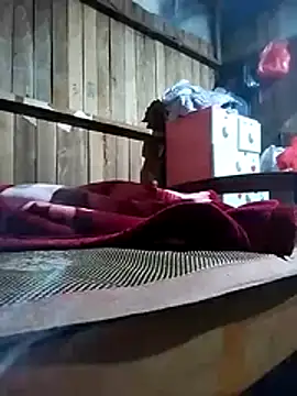 Lauraa-a online show from October 29, 2025, 10:52 pm