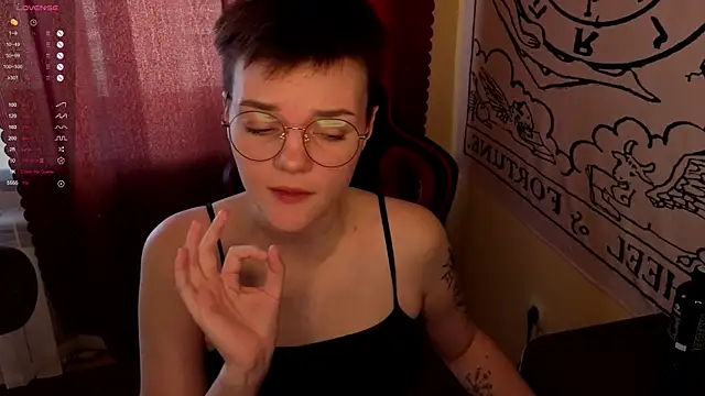 Snapshot of KrisNeal chatting on October 11, 2025, 9:43 am KrisNeal online show from October 11, 2025, 9:43 am