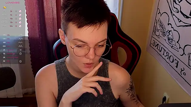 Snapshot of KrisNeal chatting on September 24, 2025, 9:16 am KrisNeal online show from September 24, 2025, 9:16 am