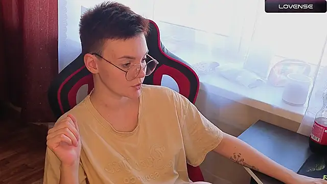 Snapshot of KrisNeal chatting on September 17, 2025, 9:22 am KrisNeal online show from September 17, 2025, 9:22 am