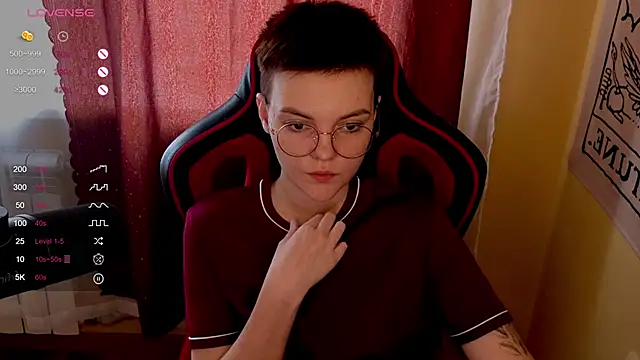 Snapshot of KrisNeal chatting on September 28, 2025, 9:27 am KrisNeal online show from September 28, 2025, 9:27 am