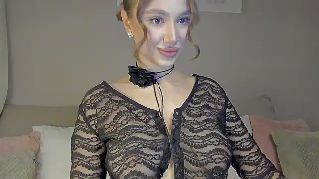 Snapshot of Stefa_Evans chatting on October 6, 2025, 5:35 pm Stefa Evans online show from October 6, 2025, 5:35 pm