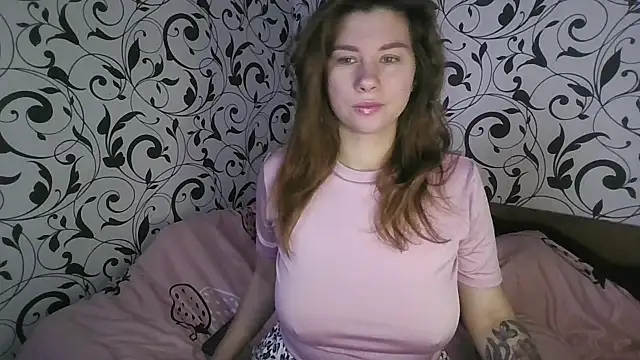 YourEmilie online show from November 8, 2025, 11:25 am