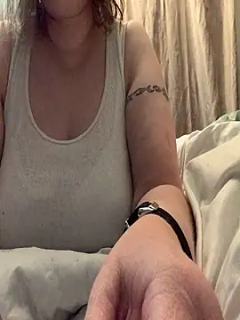 lindamarie  online show from September 28, 2025, 2:24 pm