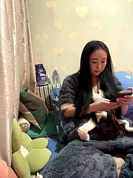 xiuchun100 online show from November 27, 2025, 11:10 am