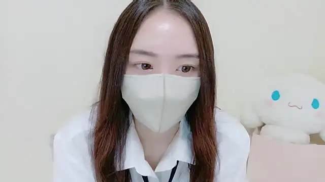  Mia land  online show from October 19, 2025, 1:03 pm