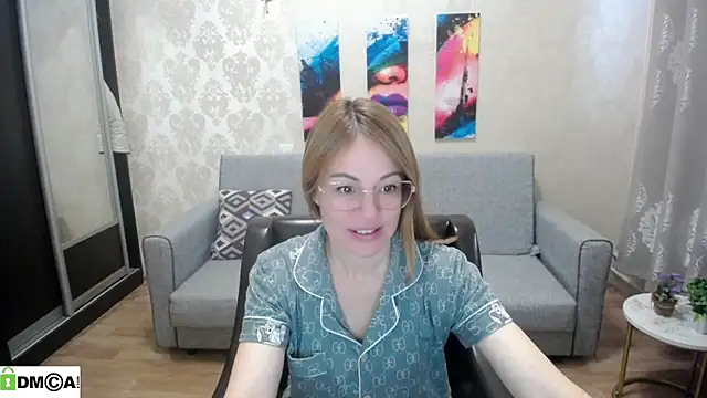 Snapshot of shy_hot_cat chatting on October 28, 2025, 7:18 am shy hot cat online show from October 28, 2025, 7:18 am