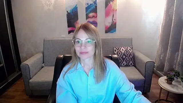 Snapshot of shy_hot_cat chatting on October 3, 2025, 8:38 am shy hot cat online show from October 3, 2025, 8:38 am