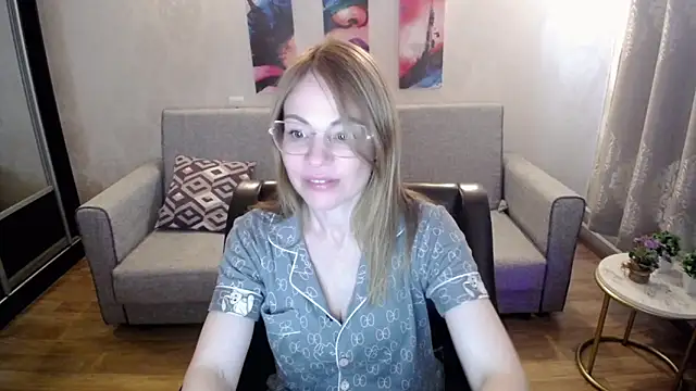 Snapshot of shy_hot_cat chatting on October 2, 2025, 8:50 am shy hot cat online show from October 2, 2025, 8:50 am