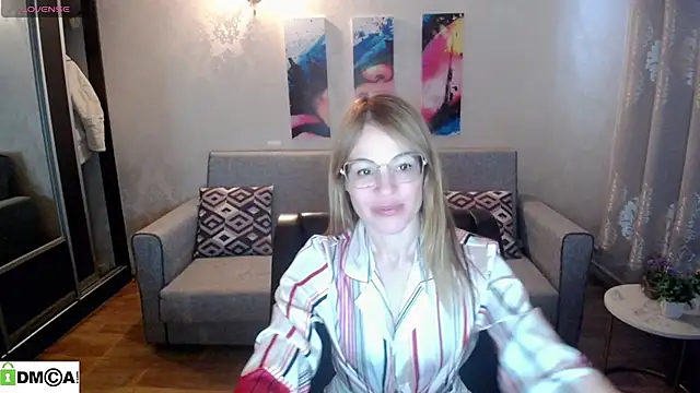 Snapshot of shy_hot_cat chatting on October 31, 2025, 7:05 am shy hot cat online show from October 31, 2025, 7:05 am