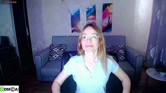 Snapshot of shy_hot_cat chatting on October 30, 2025, 6:55 am shy hot cat online show from October 30, 2025, 6:55 am