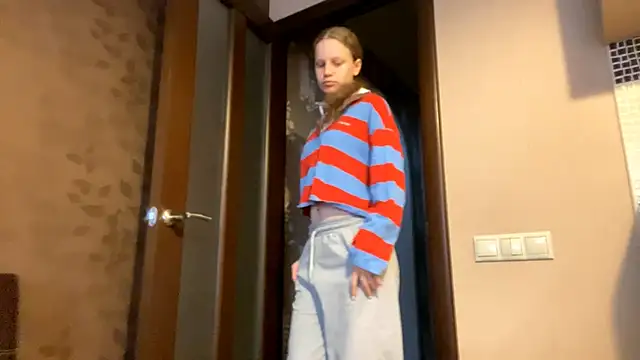 Snapshot of GlyndaCaver chatting on October 17, 2025, 11:12 am GlyndaCaver online show from October 17, 2025, 11:12 am