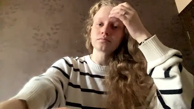 Snapshot of GlyndaCaver chatting on October 24, 2025, 11:53 am GlyndaCaver online show from October 24, 2025, 11:53 am