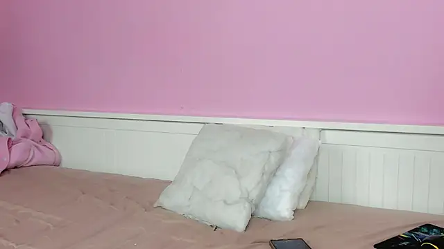 Snapshot of AcidTears chatting on October 18, 2025, 6:48 am AcidTears online show from October 18, 2025, 6:48 am