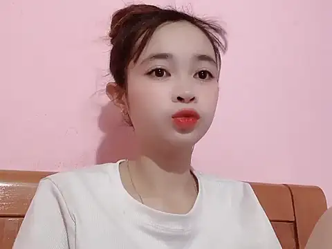 Snapshot of Suna7383 chatting on October 8, 2025, 3:35 pm Suna7383 online show from October 8, 2025, 3:35 pm