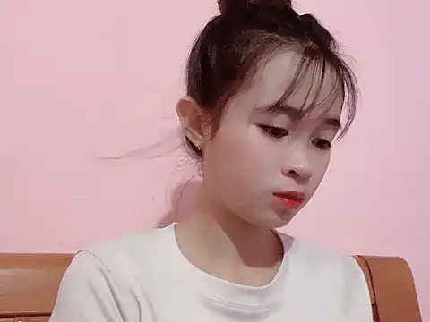 Snapshot of Suna7383 chatting on October 1, 2025, 3:49 pm Suna7383 online show from October 1, 2025, 3:49 pm