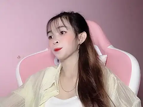 Snapshot of Suna7383 chatting on November 6, 2025, 2:43 pm Suna7383 online show from November 6, 2025, 2:43 pm