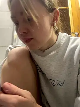 Snapshot of MartaLuna_ chatting on January 18, 2026, 6:00 pm MartaLuna online show from January 18, 2026, 6:00 pm