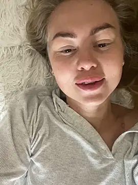 MartaLuna  online show from September 30, 2025, 8:09 am