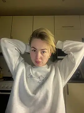 Snapshot of MartaLuna_ chatting on February 21, 2026, 3:36 pm MartaLuna online show from February 21, 2026, 3:36 pm