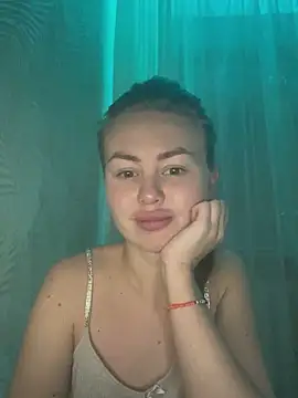 MartaLuna  online show from November 4, 2025, 8:45 pm