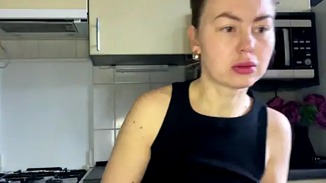 MartaLuna  online show from March 6, 2026, 9:04 am