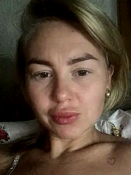 MartaLuna  online show from September 27, 2025, 9:21 pm